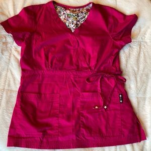Koi scrub top size small
